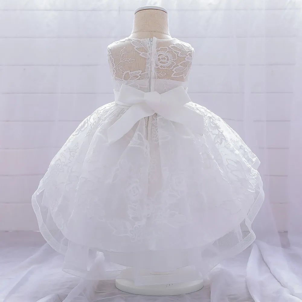 Robe anniversaire bébé avec traine