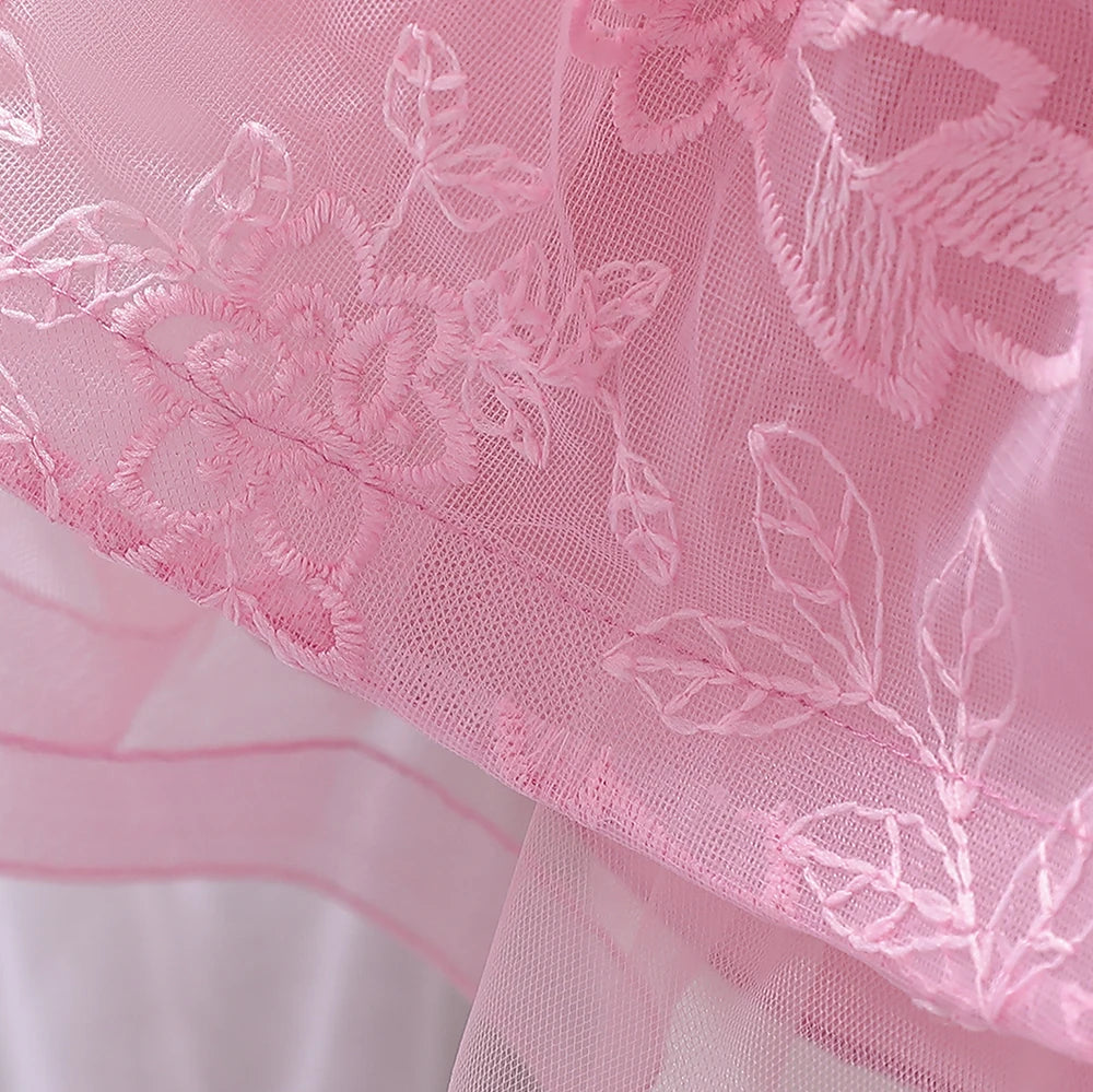Robe anniversaire bébé avec traine