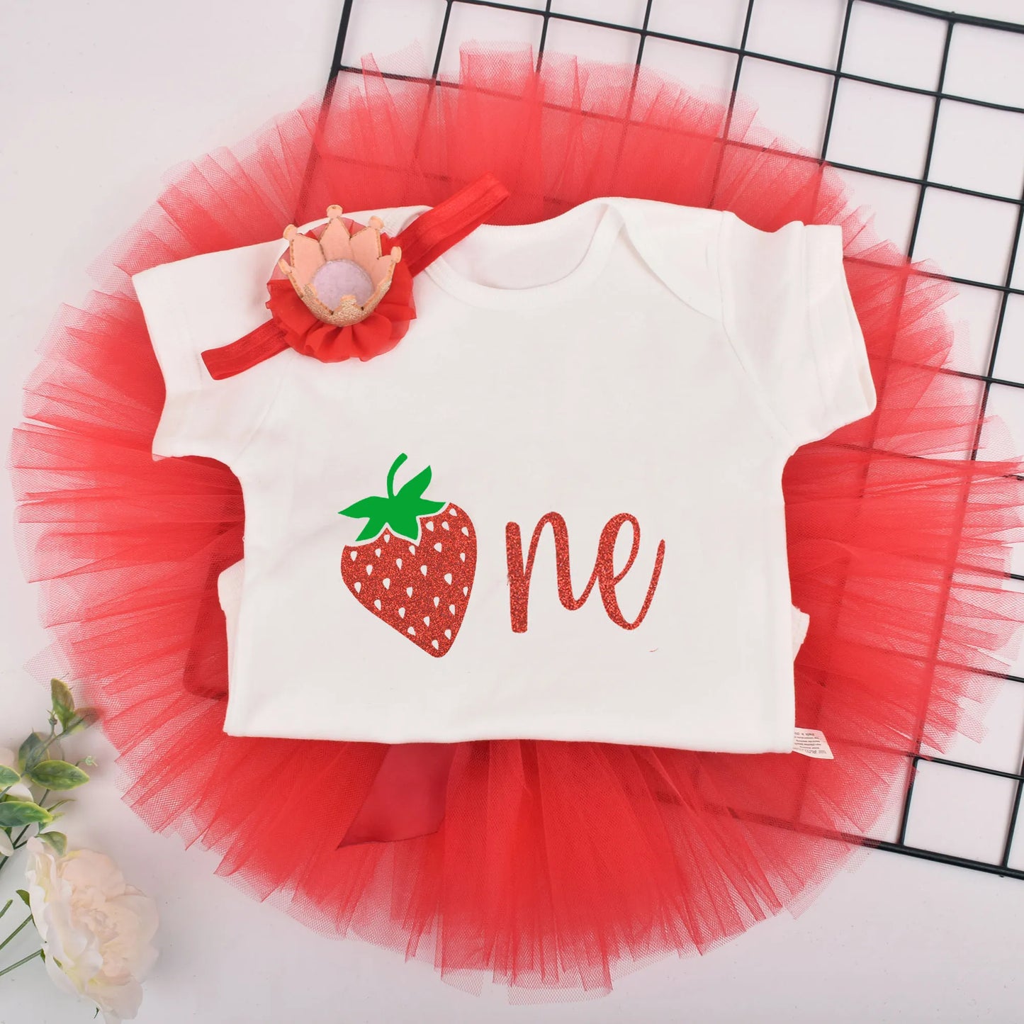 Ensemble anniversaire bébé "one" fraise