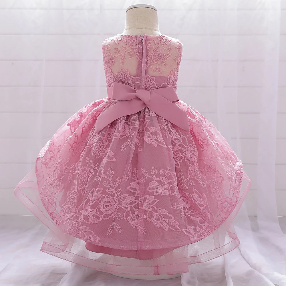 Robe anniversaire bébé avec traine