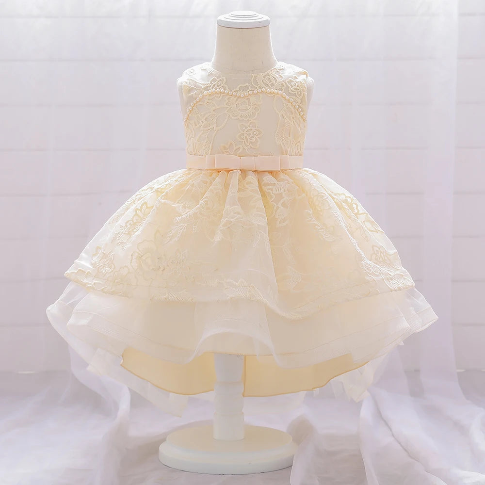 Robe anniversaire bébé avec traine
