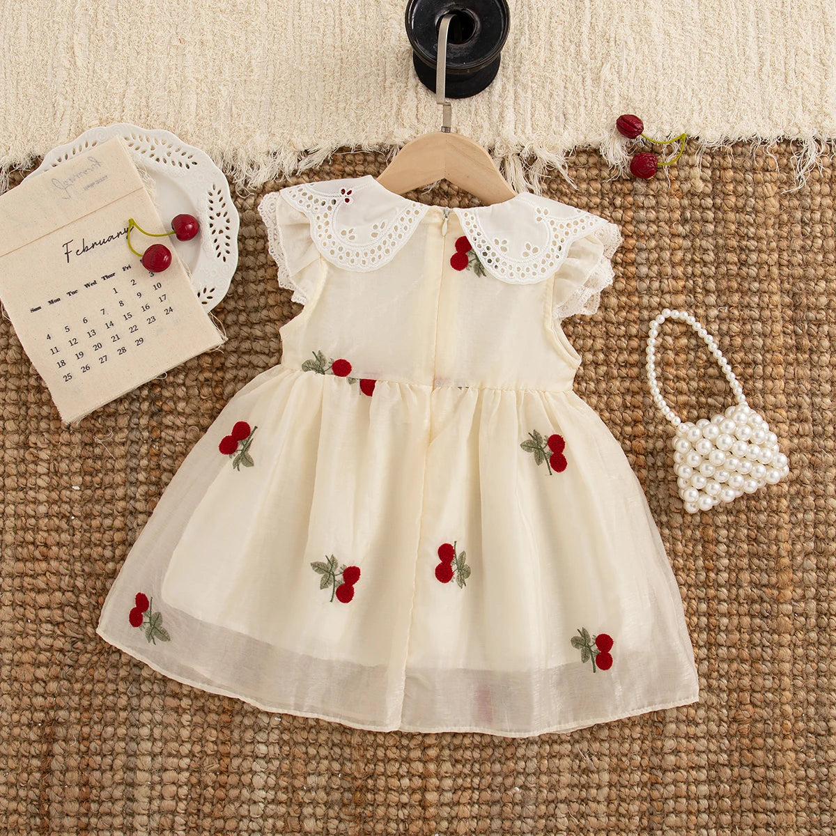 Robe enfant petite cerise