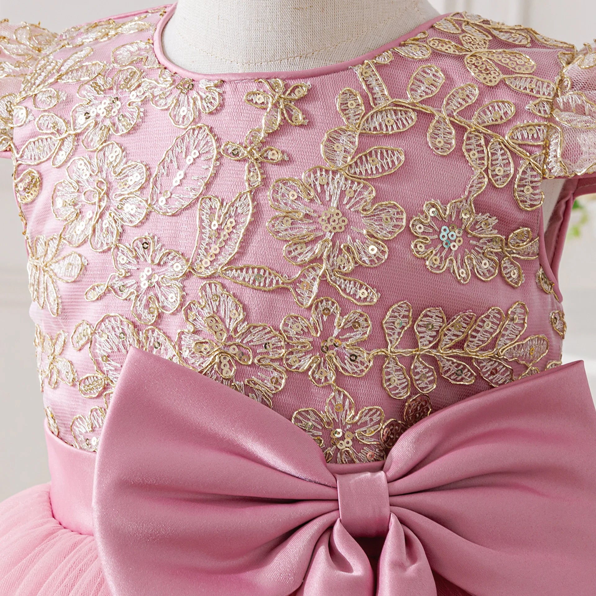Robe de cérémonie Noël avec traine Jini