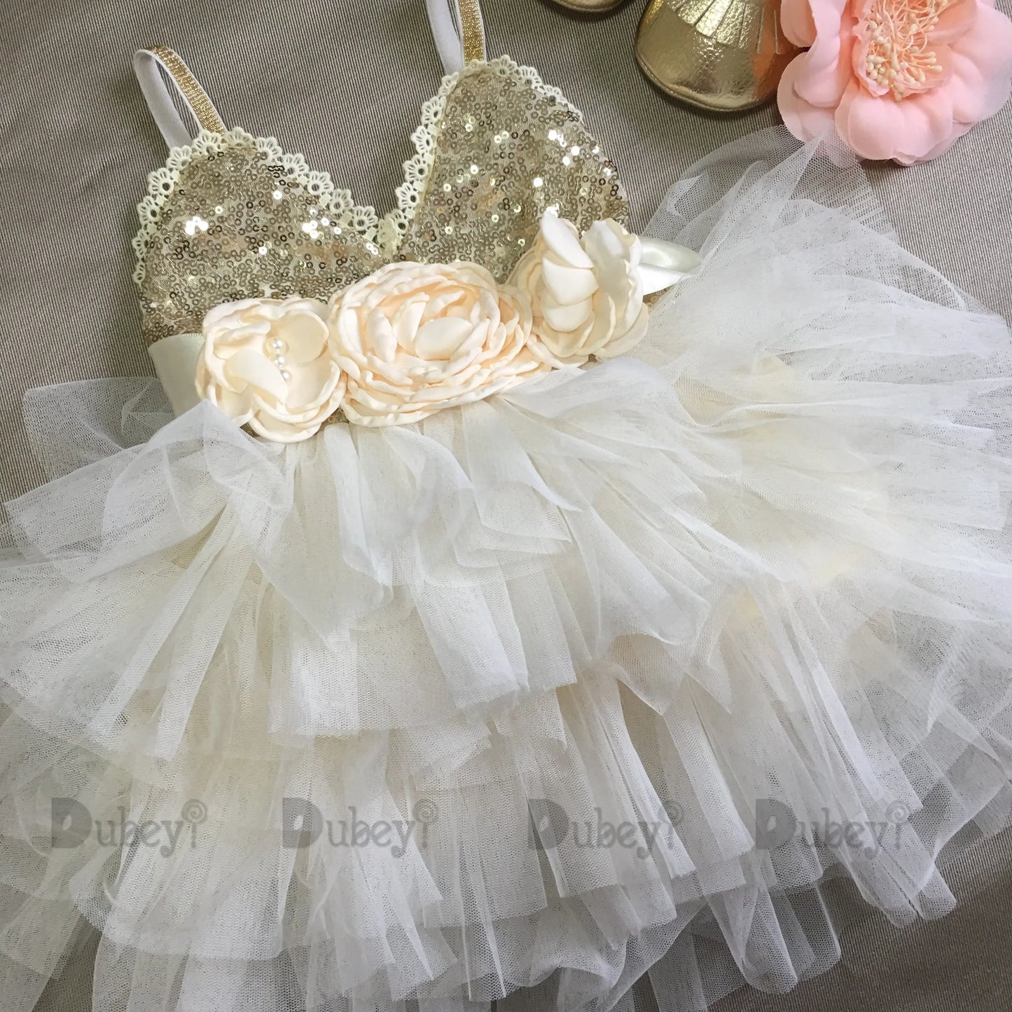 Robe de cérémonie enfant fleurs froufrou
