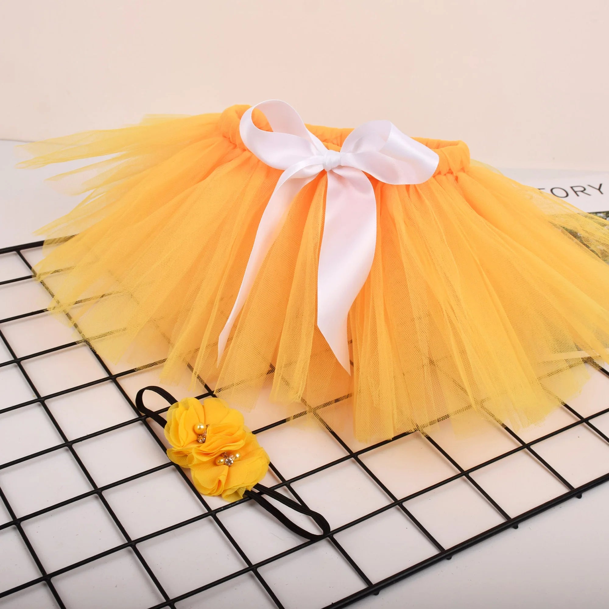 Anniversaire bébé fille abeille jaune