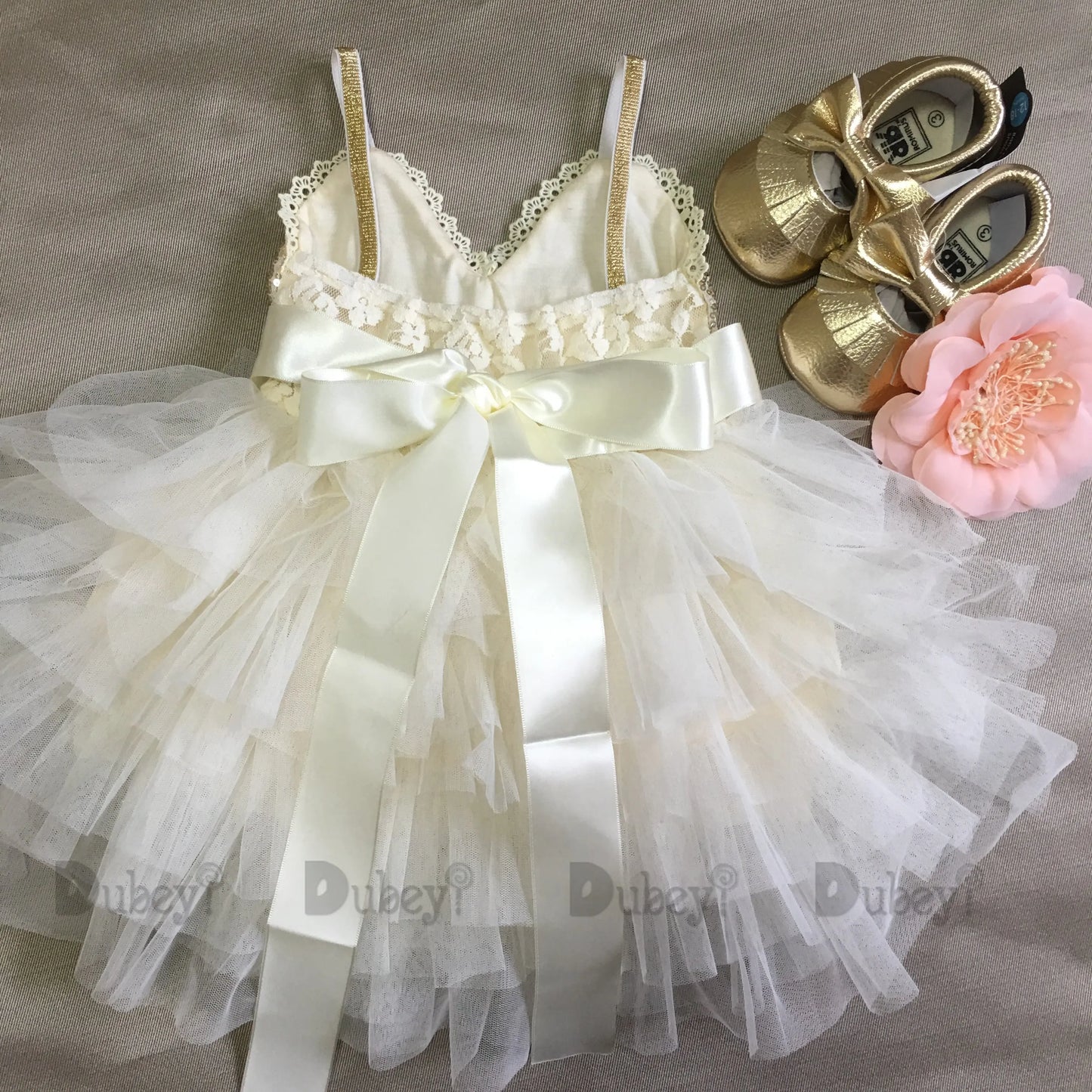 Robe de cérémonie enfant fleurs froufrou