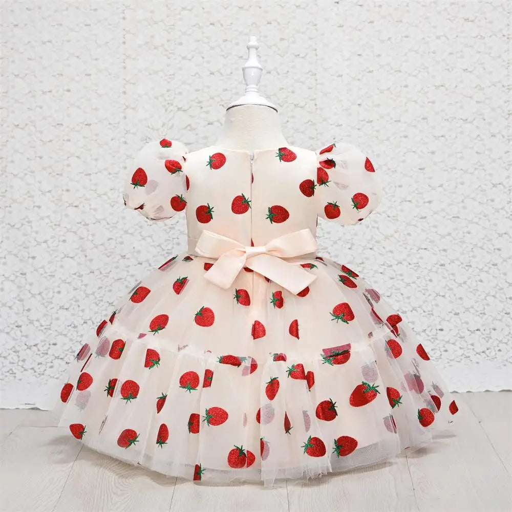 Robe anniversaire bébé fraise