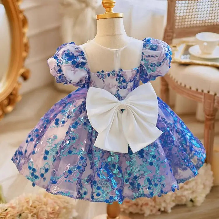 Robe brillante pour anniversaire fille