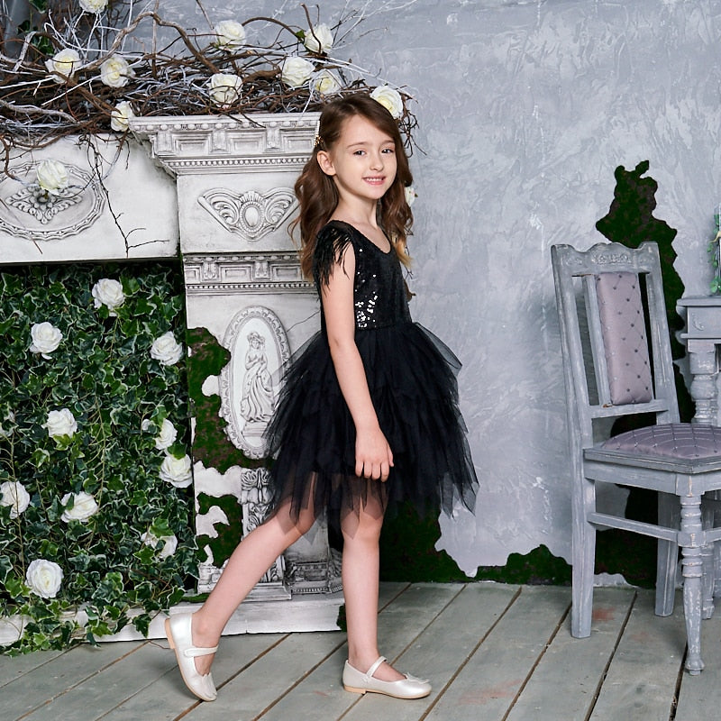 Robe anniversaire fille avec paillette et plume noir