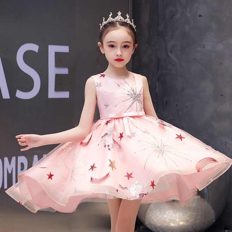 robe princesse rose motifs lune et étoiles