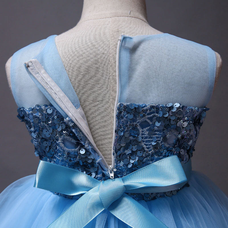 fermeture au dos robe princesse fille bleu