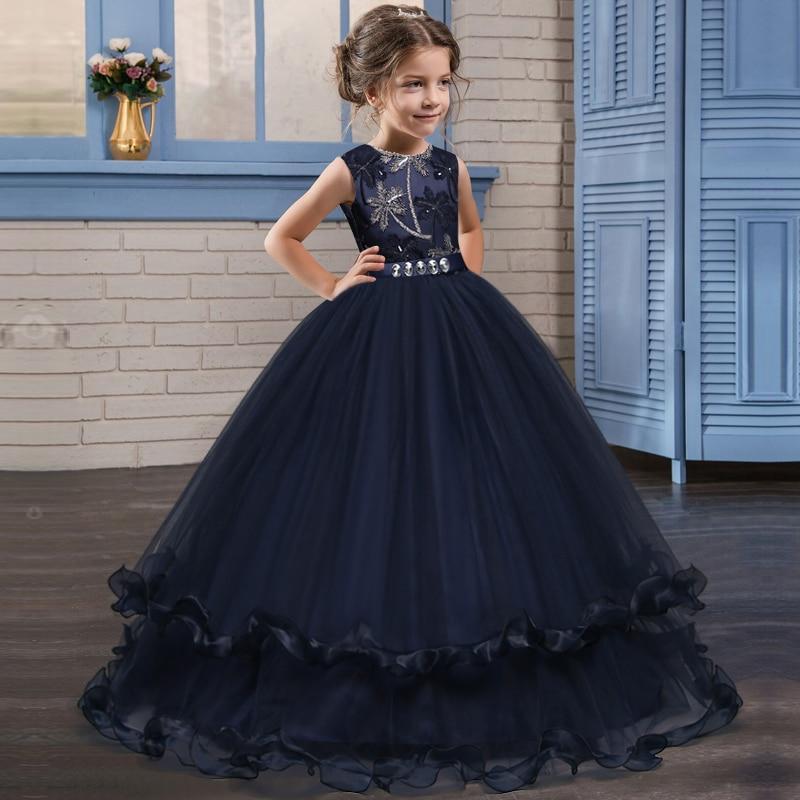 fillette portant la robe de princesse élégance robe de gala