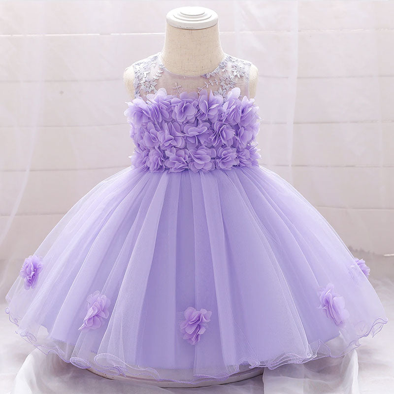 robe de bébé au bustier de fleurs