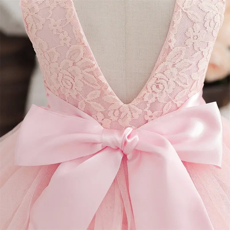 Robe de cérémonie ouverte dans le dos