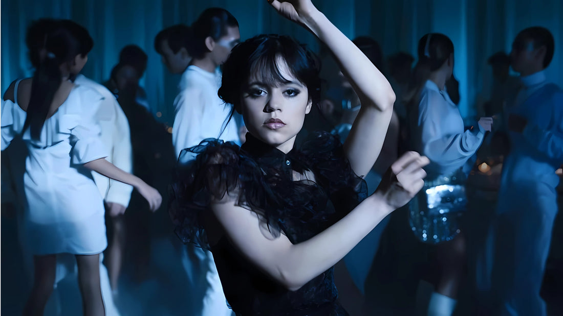 robe noire de Mercredi Addams