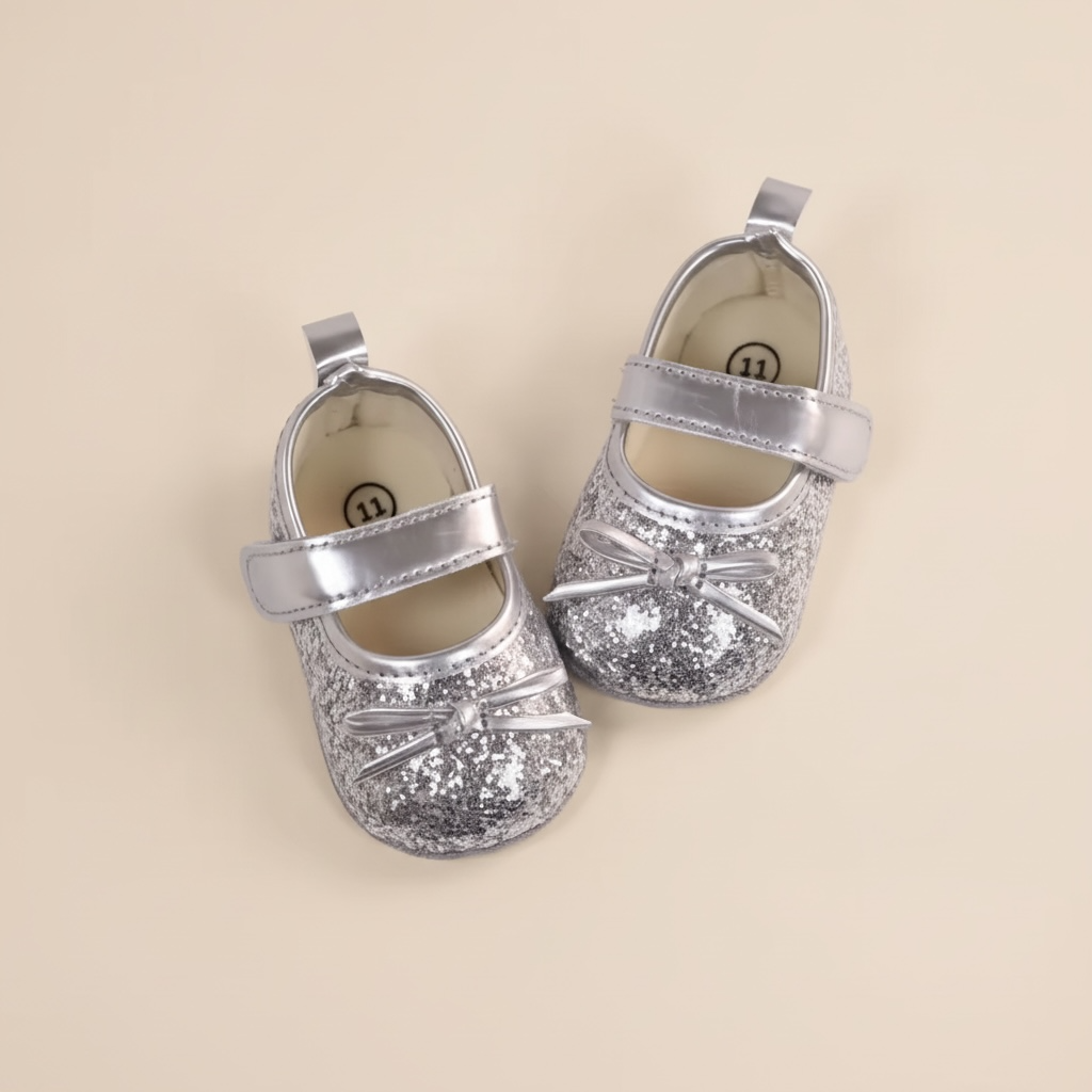 Chaussure bébé brillante fille