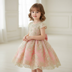 Vestido dorado de princesa para cumpleaños