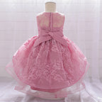 Robe anniversaire bébé avec traine