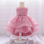 Robe anniversaire bébé avec traine