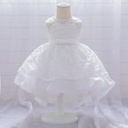 Robe anniversaire bébé avec traine