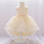Robe anniversaire bébé avec traine