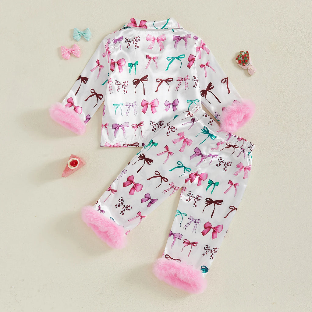 Pyjama enfant fille hiver – imprimé nœuds papillon sur tissu satiné blanc