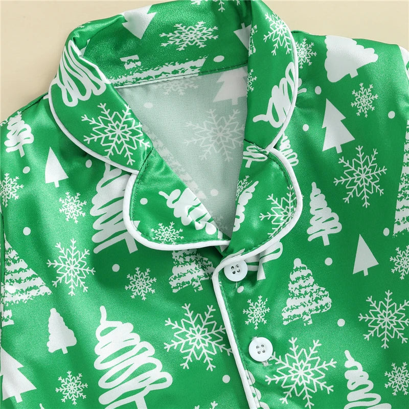 col du pyjama de noël vert fille avec détails blancs et boutons