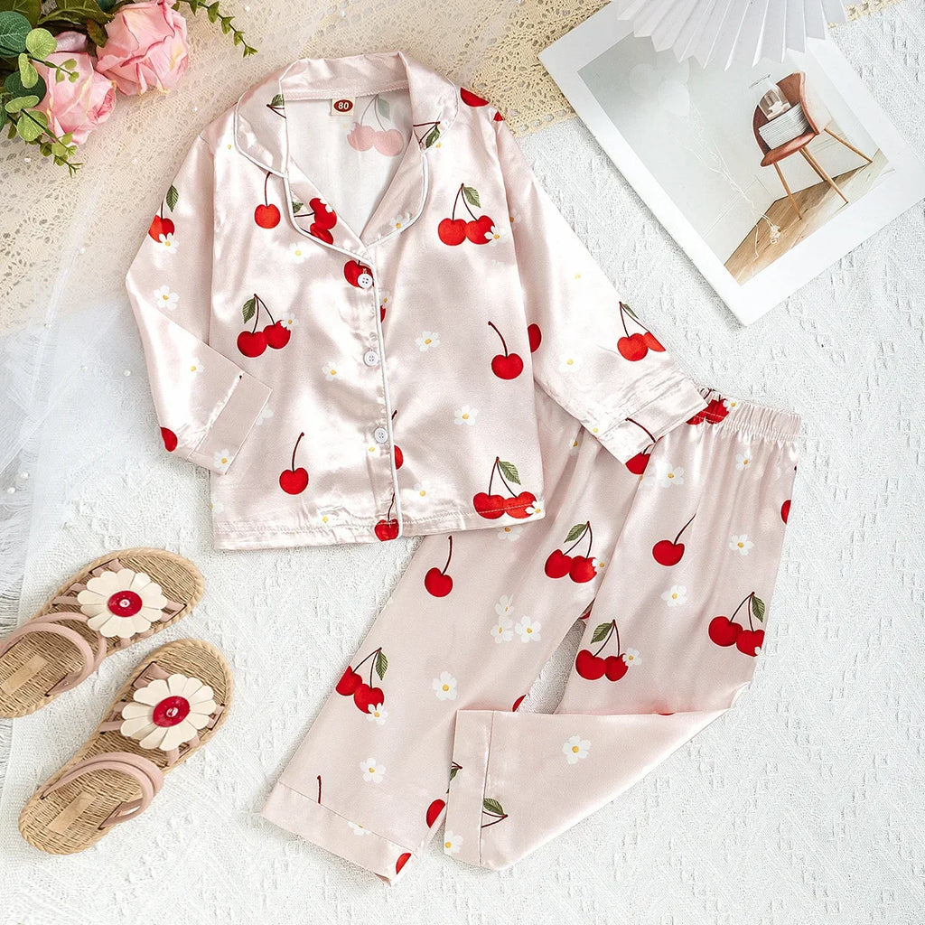 Pyjama fille ivoire à motifs cerises rouges – ensemble satiné doux 3 ans