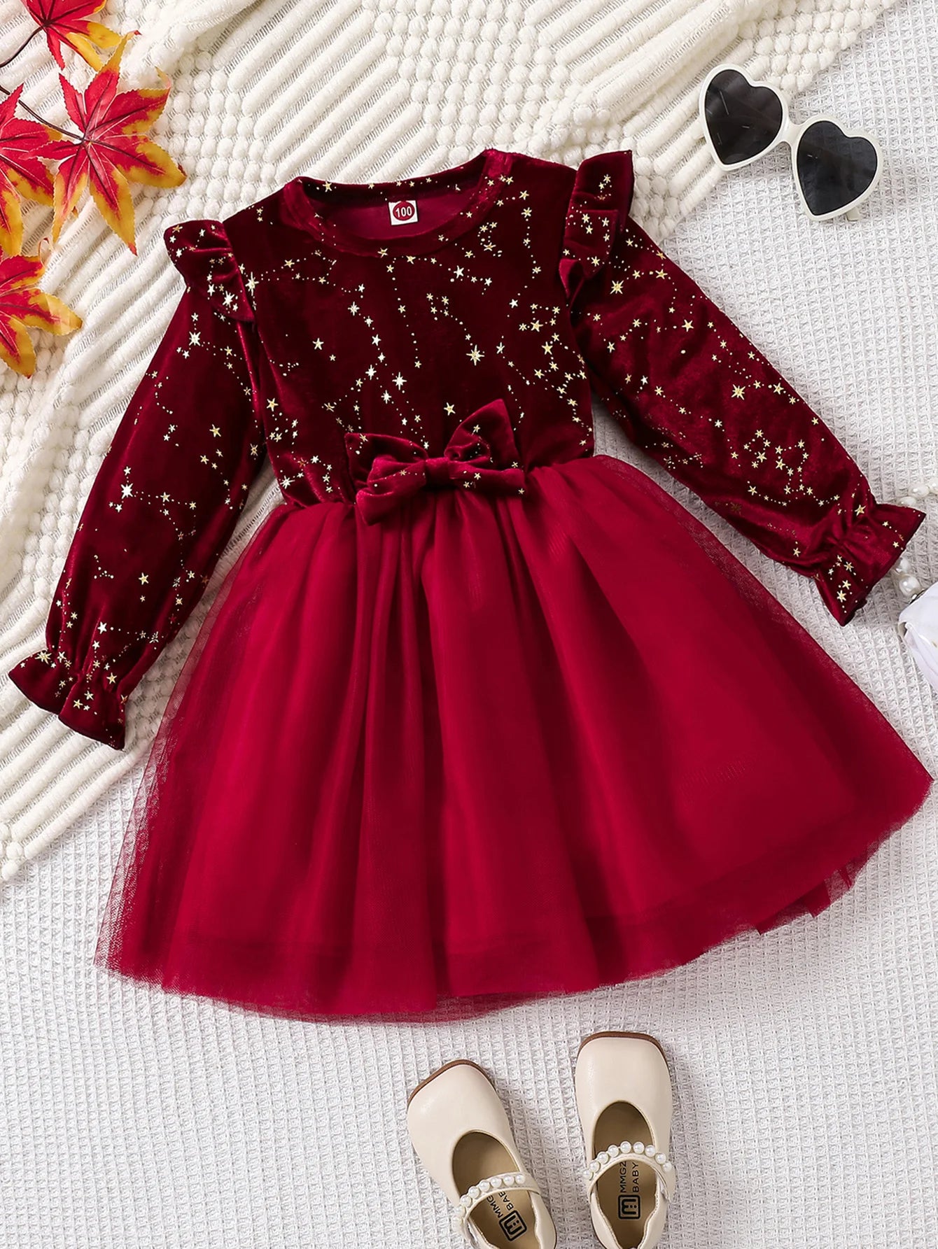 Robe de fête enfant Kristina – Velours bordeaux avec étoiles dorées et jupe en tulle rouge