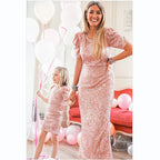 Robe mère fille en sequins rose, tenue chic et festive pour cérémonies et anniversaires