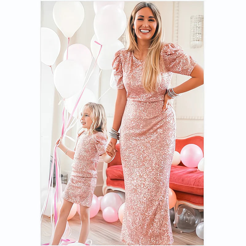 Robe mère fille en sequins rose, tenue chic et festive pour cérémonies et anniversaires