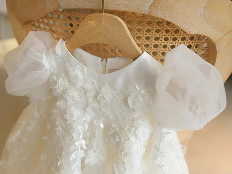 Robe fille baptême blanc fleuries - L'univers de la licorne