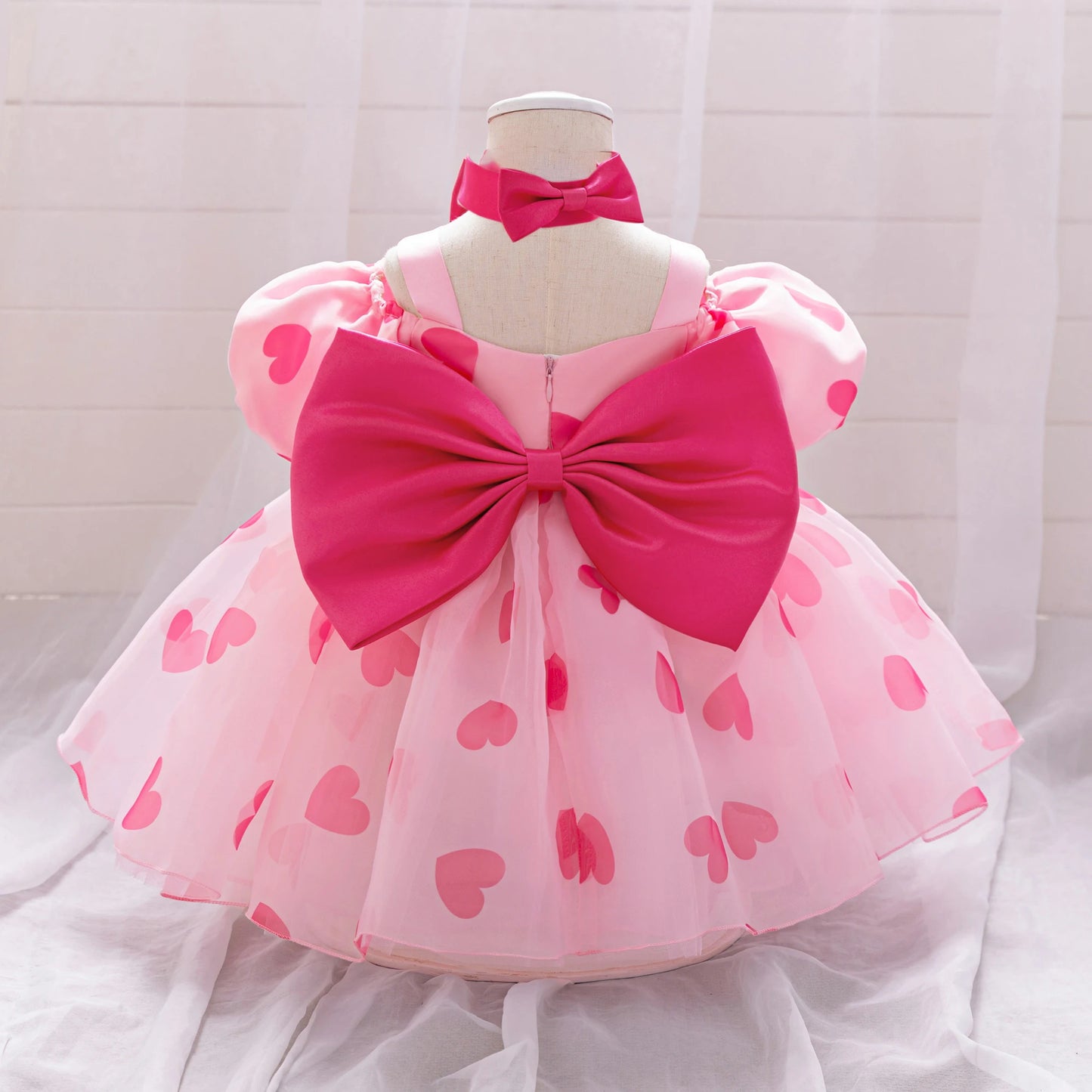 Robe enfant avec coeur rose magique