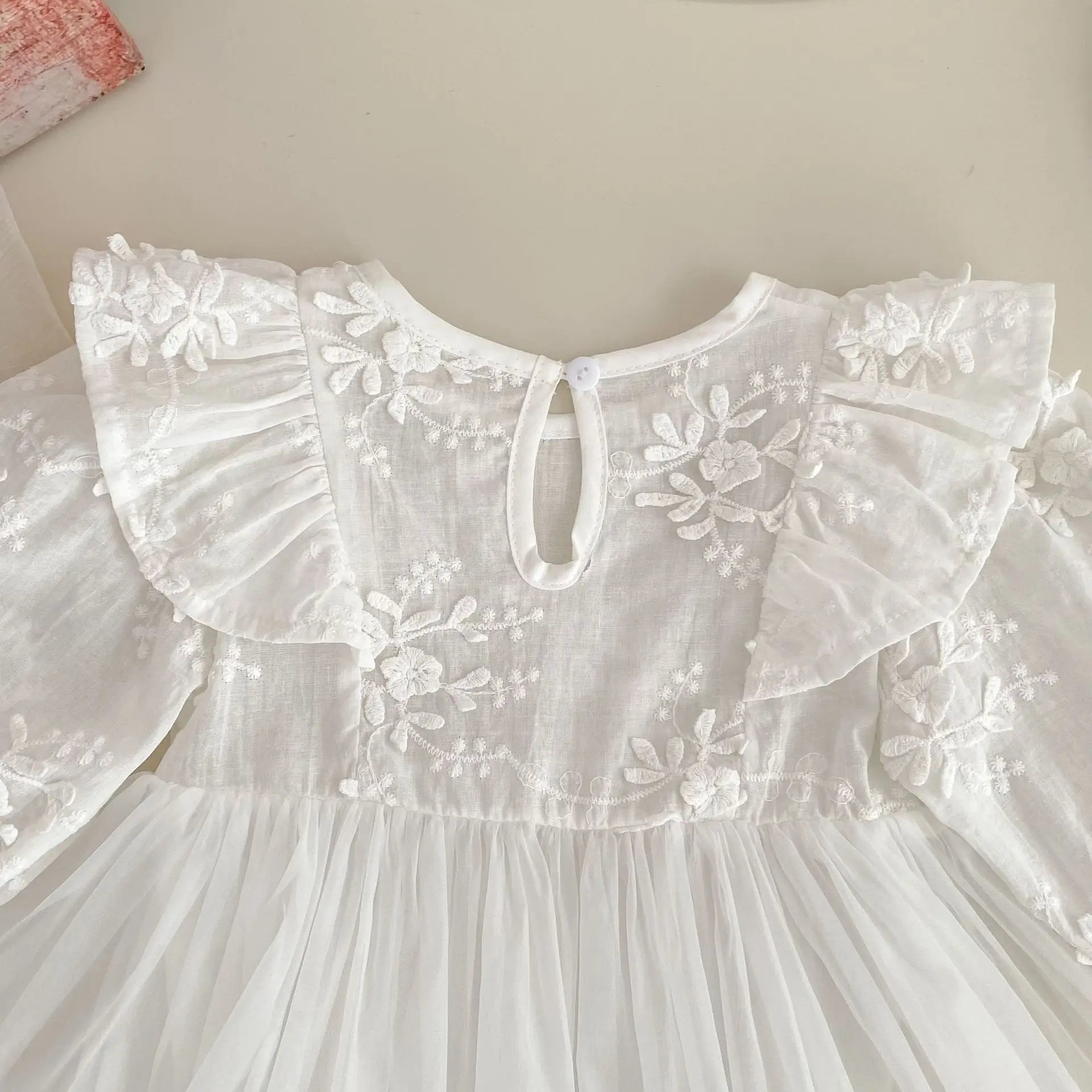 Barboteuse de baptême bébé - légère et blanche