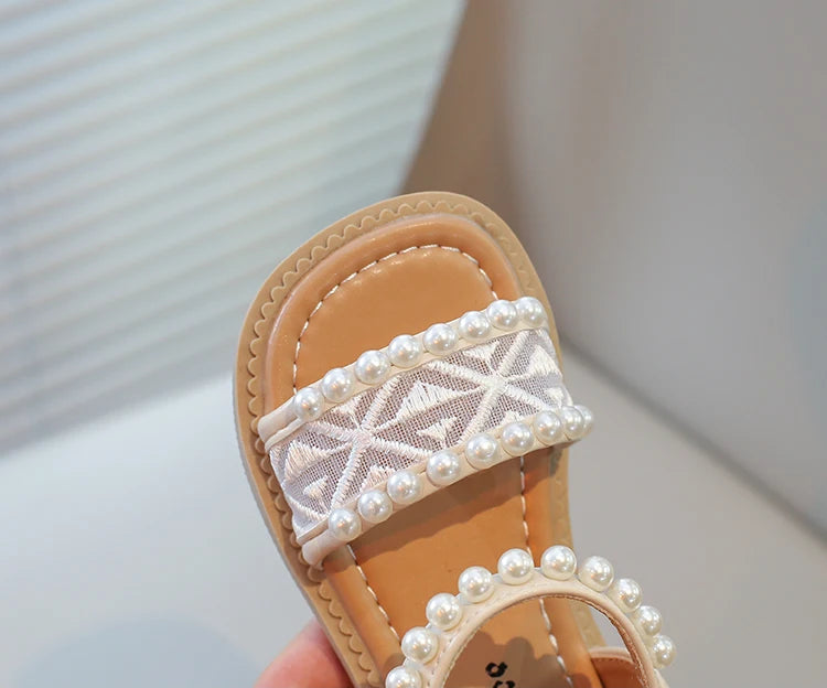 Sandale perle et motif pour enfant