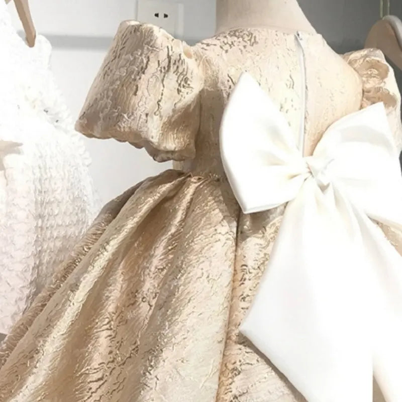 Vestido infantil para el cumpleaños de una niña