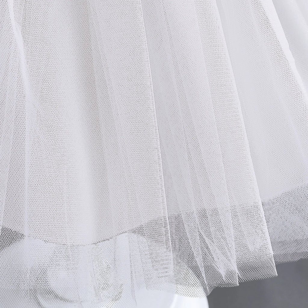 Vestido formal de niña con corpiño floral 