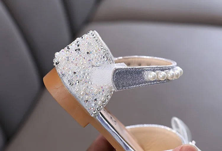 Sandali da bambina con fiocco e cuore