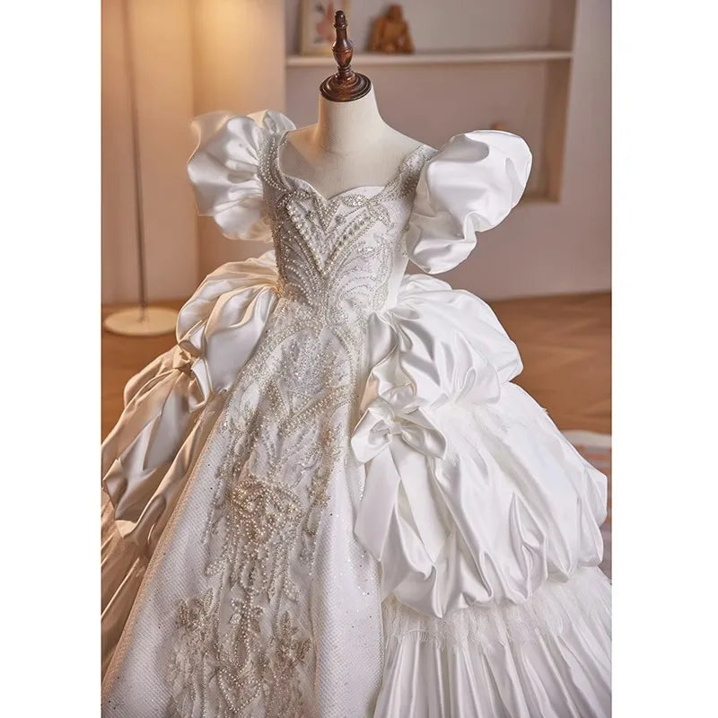 Vestido blanco de gala estilo princesa para niños