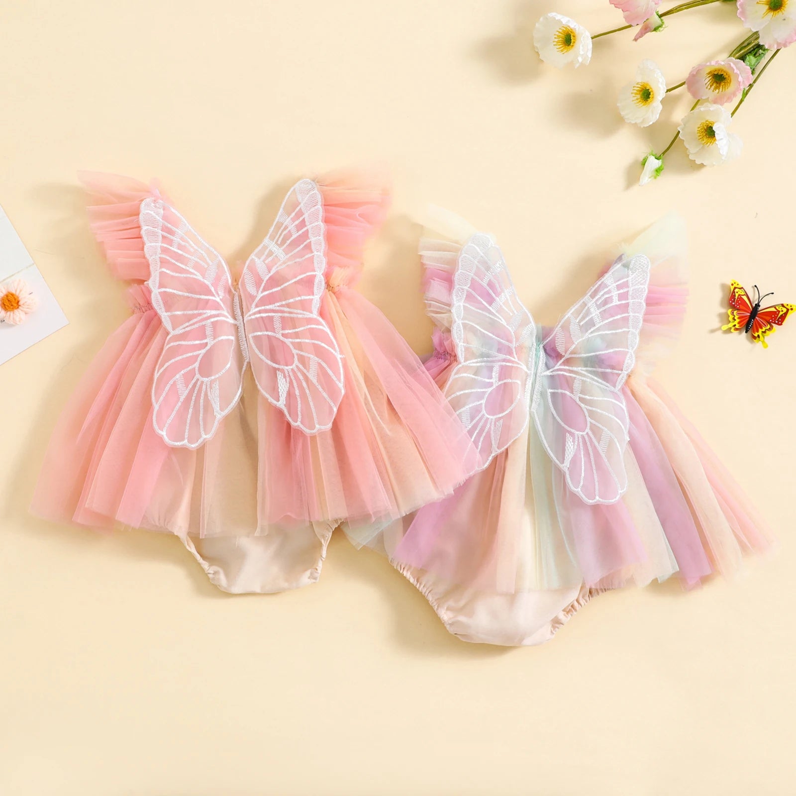 Barboteuse bébé arc-en-ciel papillon