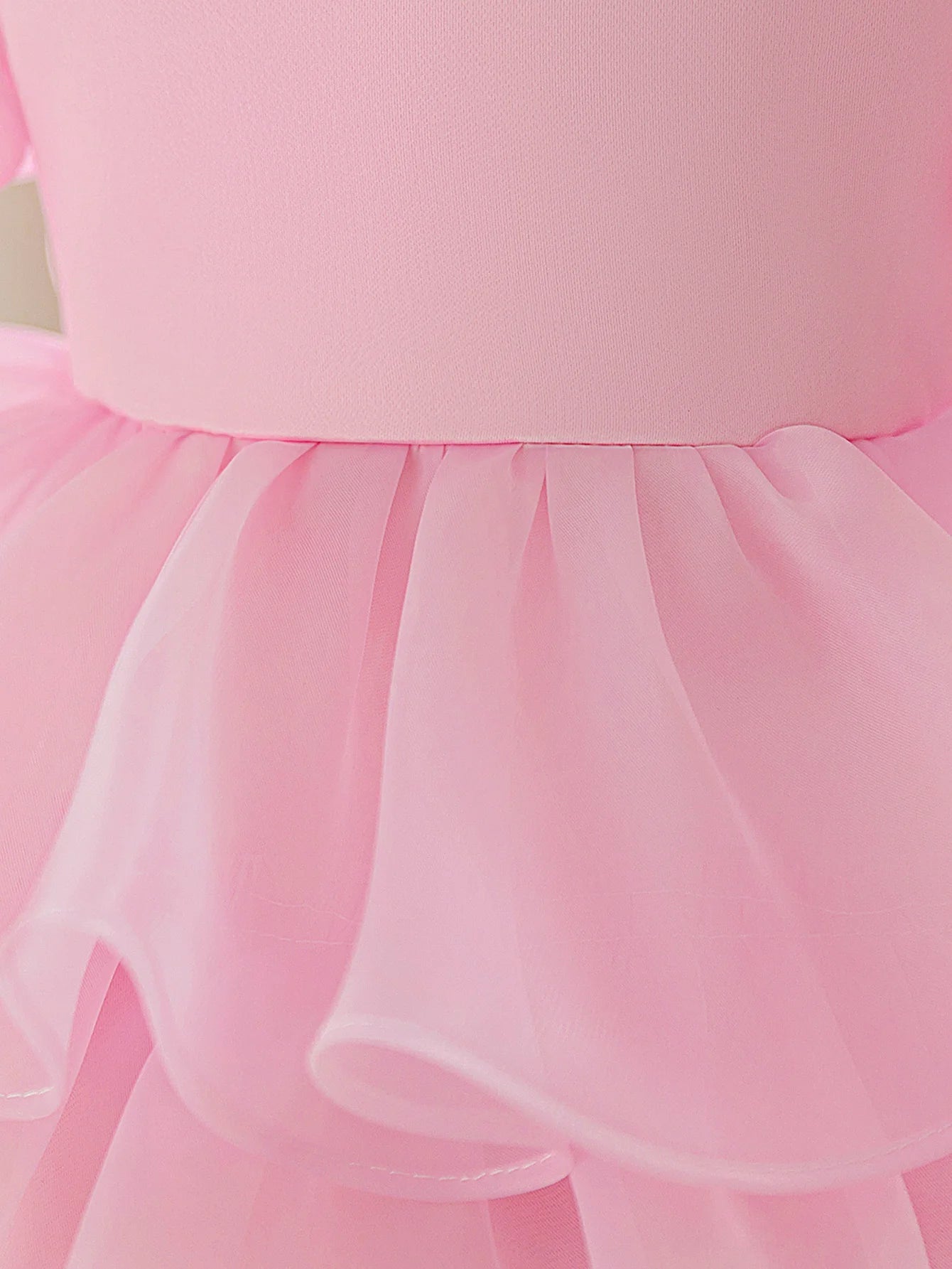 Robe anniversaire fille - Traine et froufrou