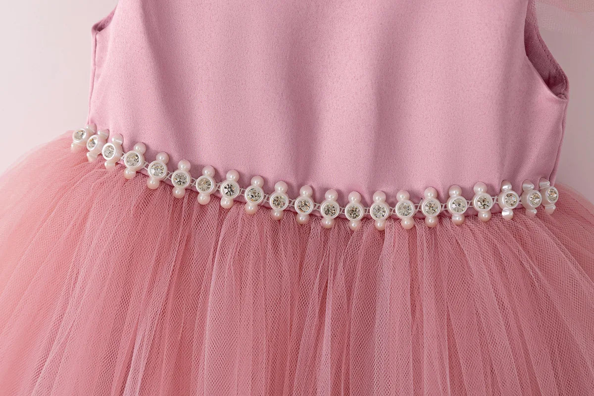 Vestido y capa de cumpleaños infantil de Rita