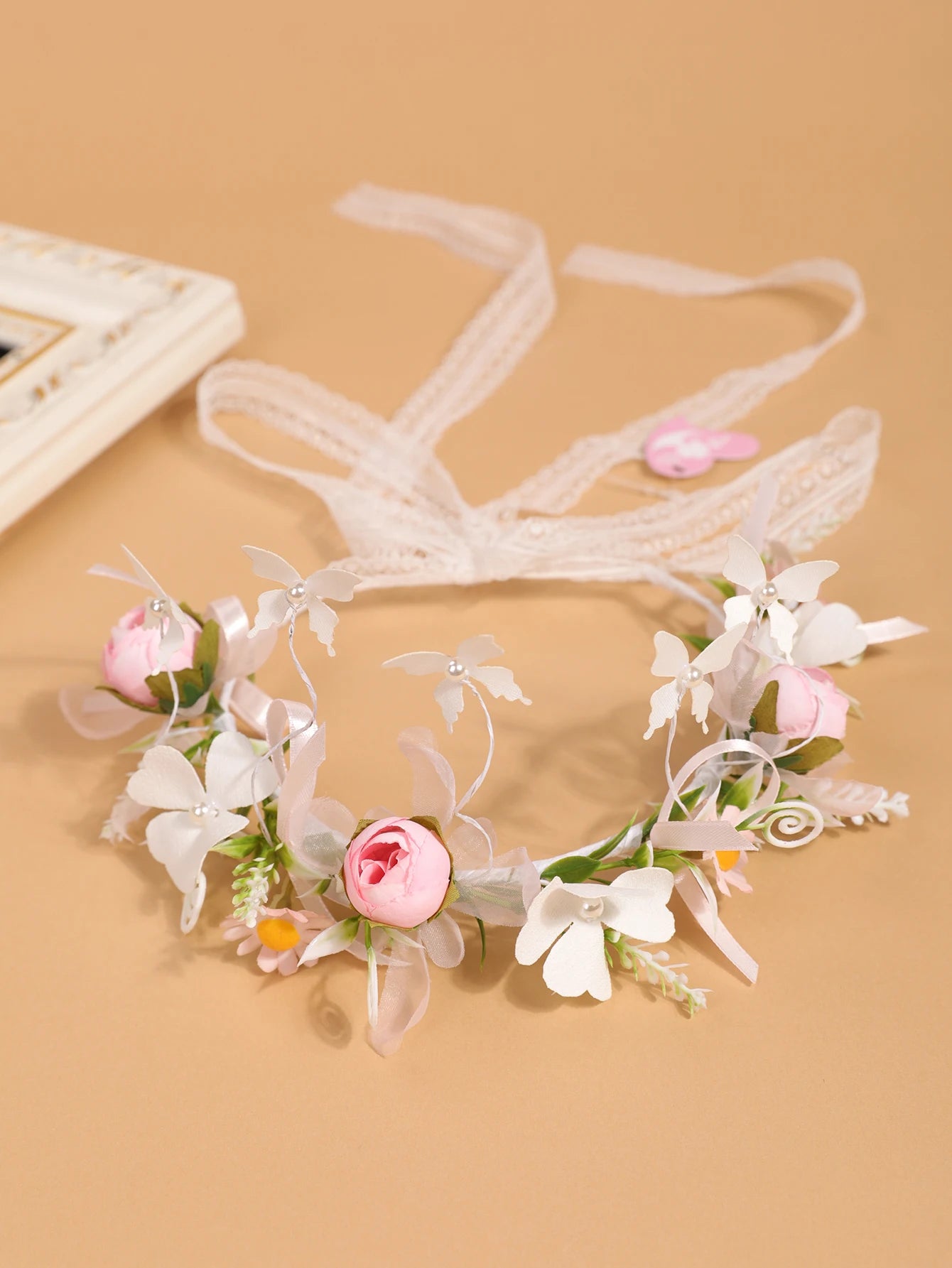 Couronne de fleurs et papillons enfant