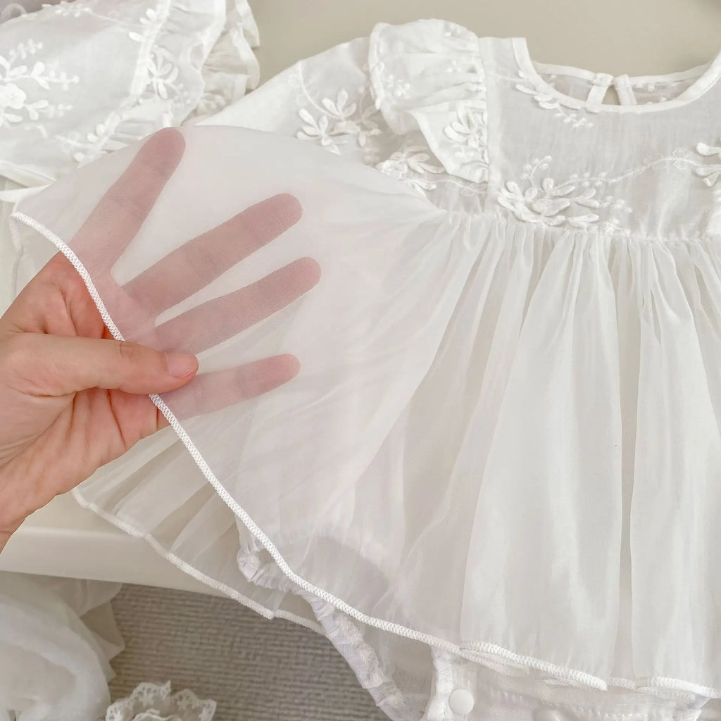 Barboteuse de baptême bébé - légère et blanche