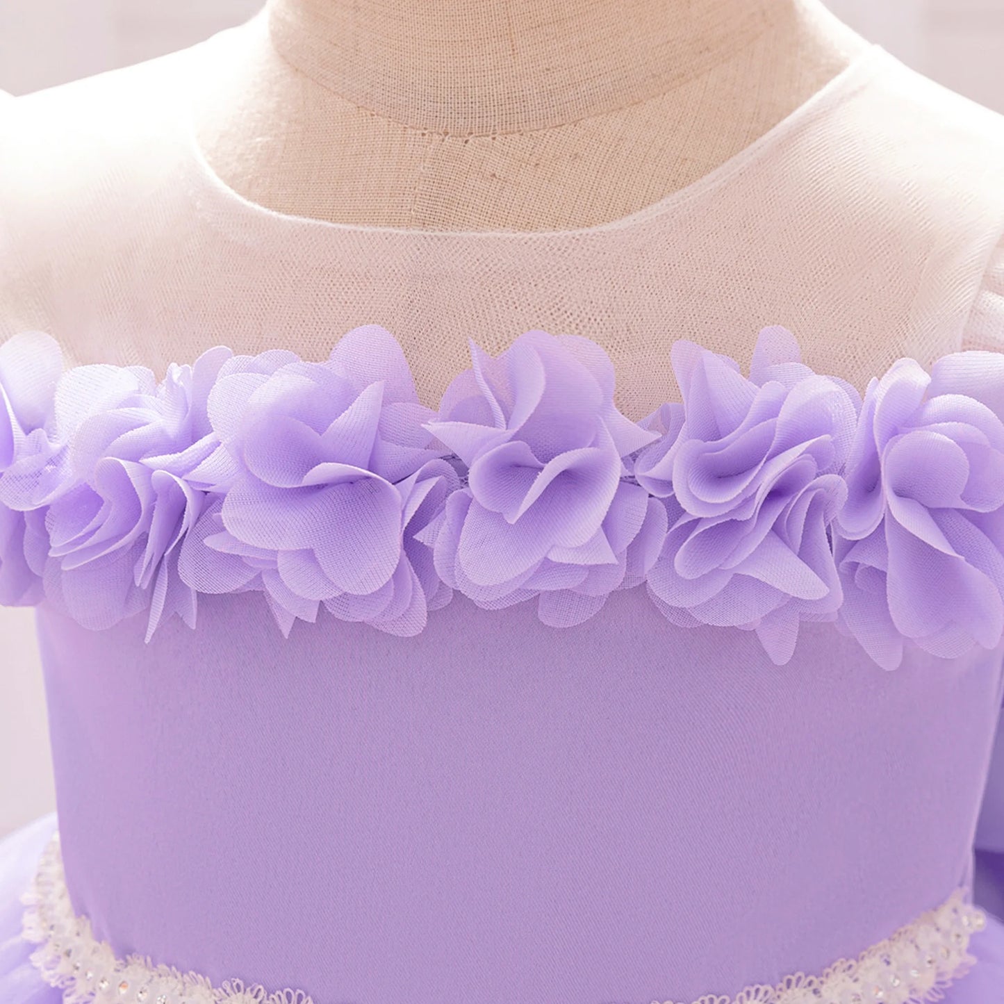 Robe cérémonie avec traine et fleurs Melissa