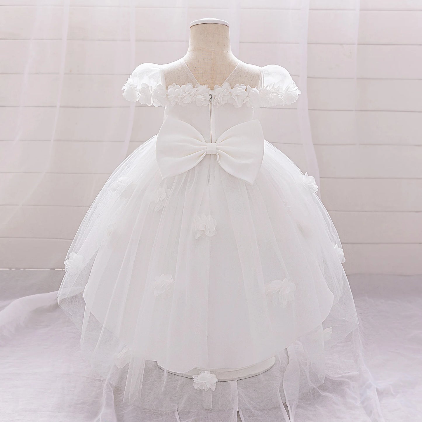 Robe cérémonie avec traine et fleurs Melissa