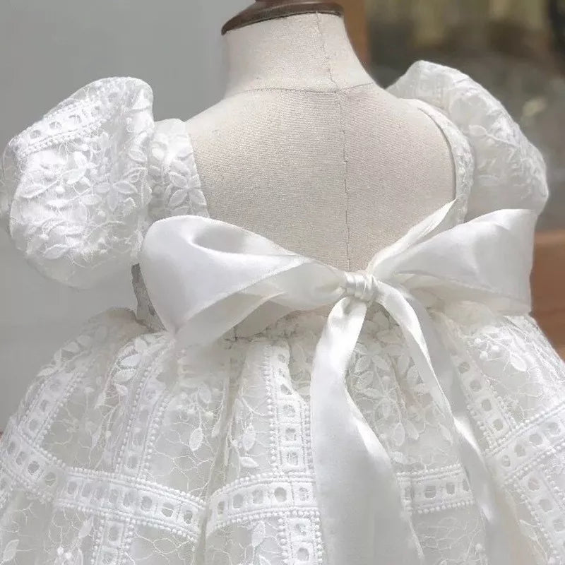 Vestido blanco de bautizo para niño