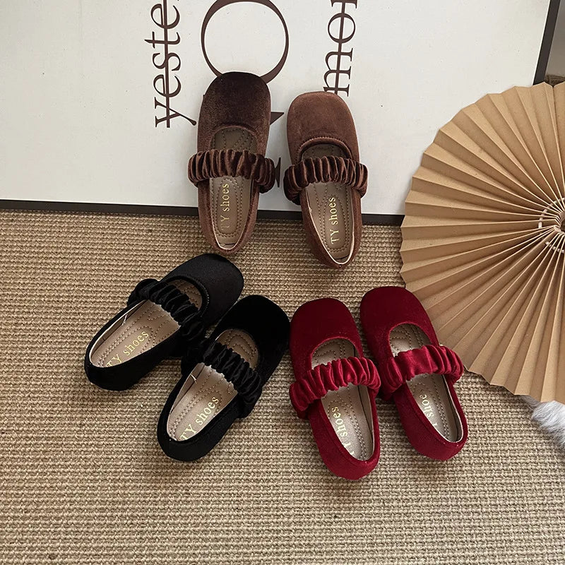 Ballerine in pelle scamosciata in stile natalizio per bambine