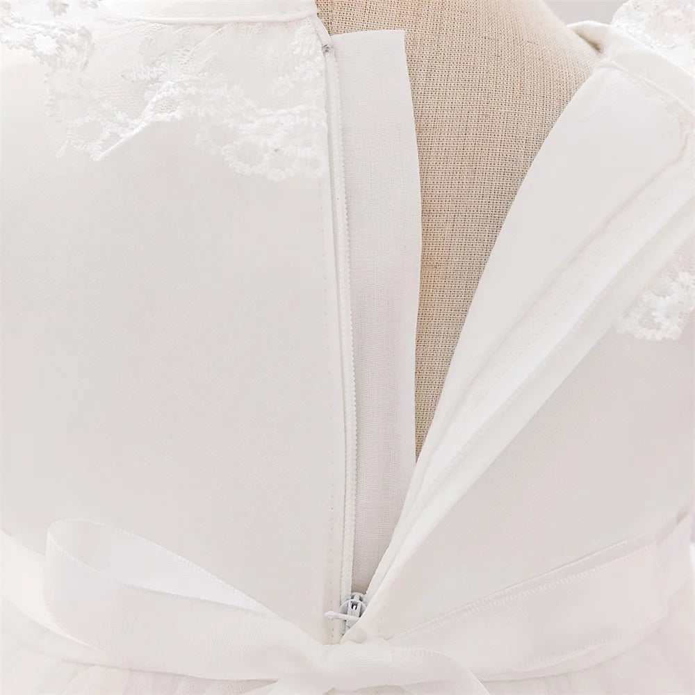 Precioso vestido blanco de bautizo