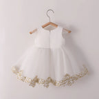 Abito e mantello per il compleanno dei bambini di Rita